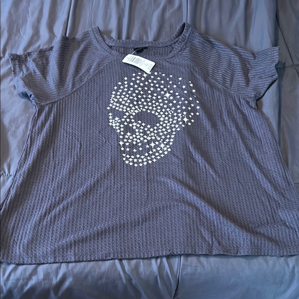 Torrid Plus Size 2 2X Skull Waffle Raglan Tee